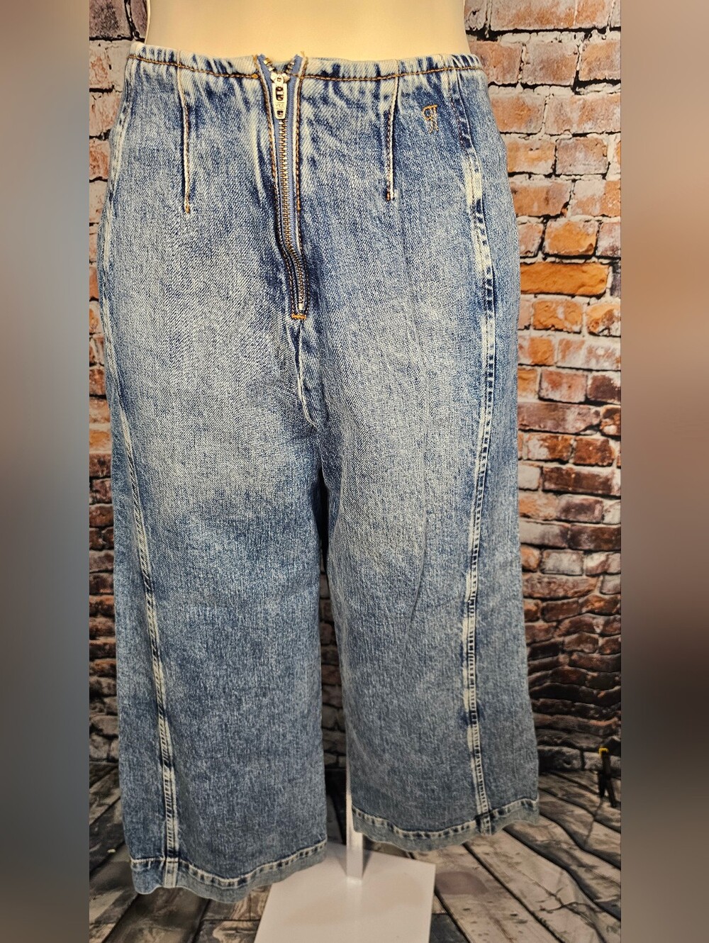 Pilcro Anthropologie NWT Wide Leg Cropped Jeans Size 23 Petite Acid Wash Denim